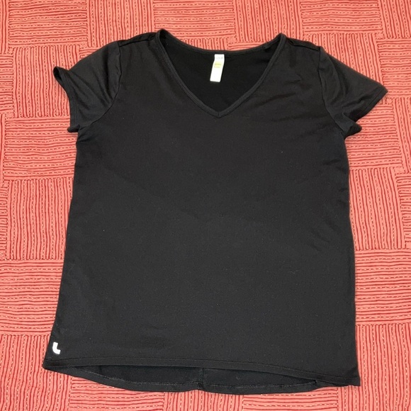 Lole women’s medium Black Fitted Cap Sleeve T-Shirt / athletic top - Picture 1 of 11